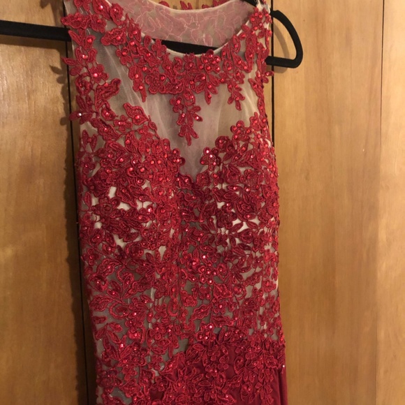 Formal Dresses. Size 8 - Picture 4 of 6